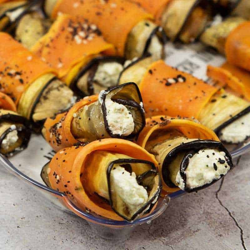 חצילים מגולגלים בגבינות